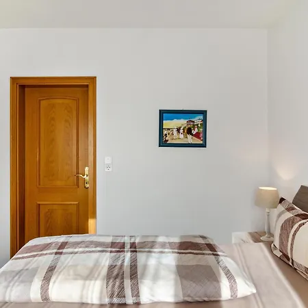 בית נופש Inselkate בורקום